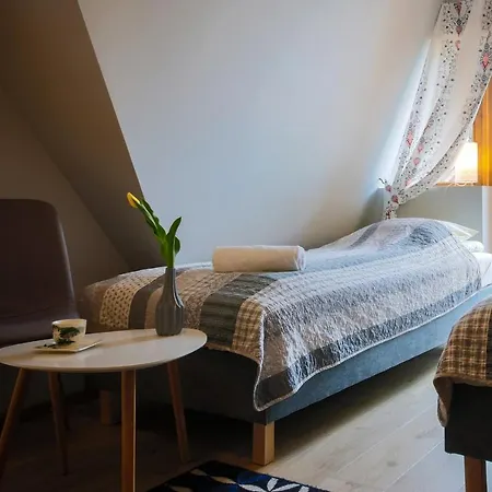 Проживание в семье Belmont *