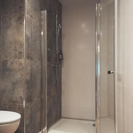 Проживание в семье Belmont *